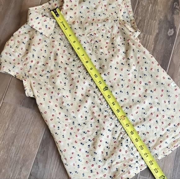 Thursday Island Creamy Tan Floral Cap Sleeve Ruffle Detail Button-up Shirt, XS - Picture 2 of 10